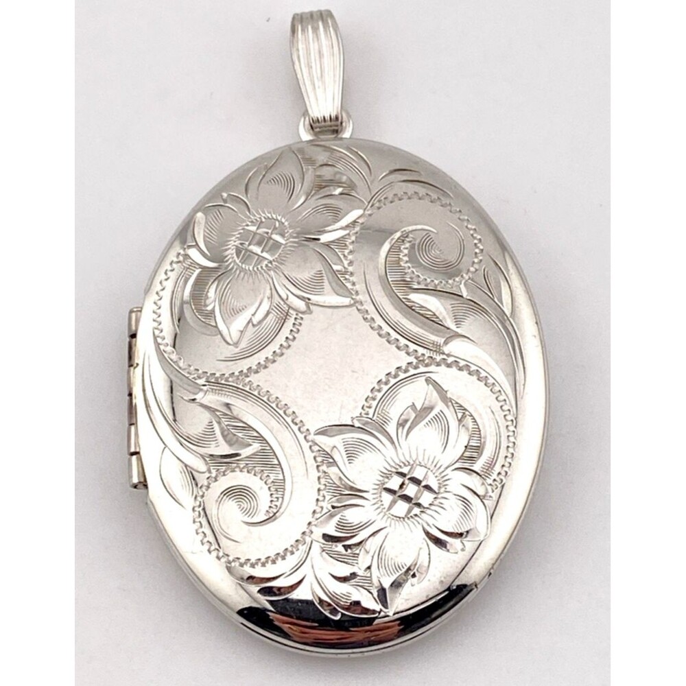 Vintage Large Walter E Hayward Sterling Silver Engraved Floral Locket Pendant